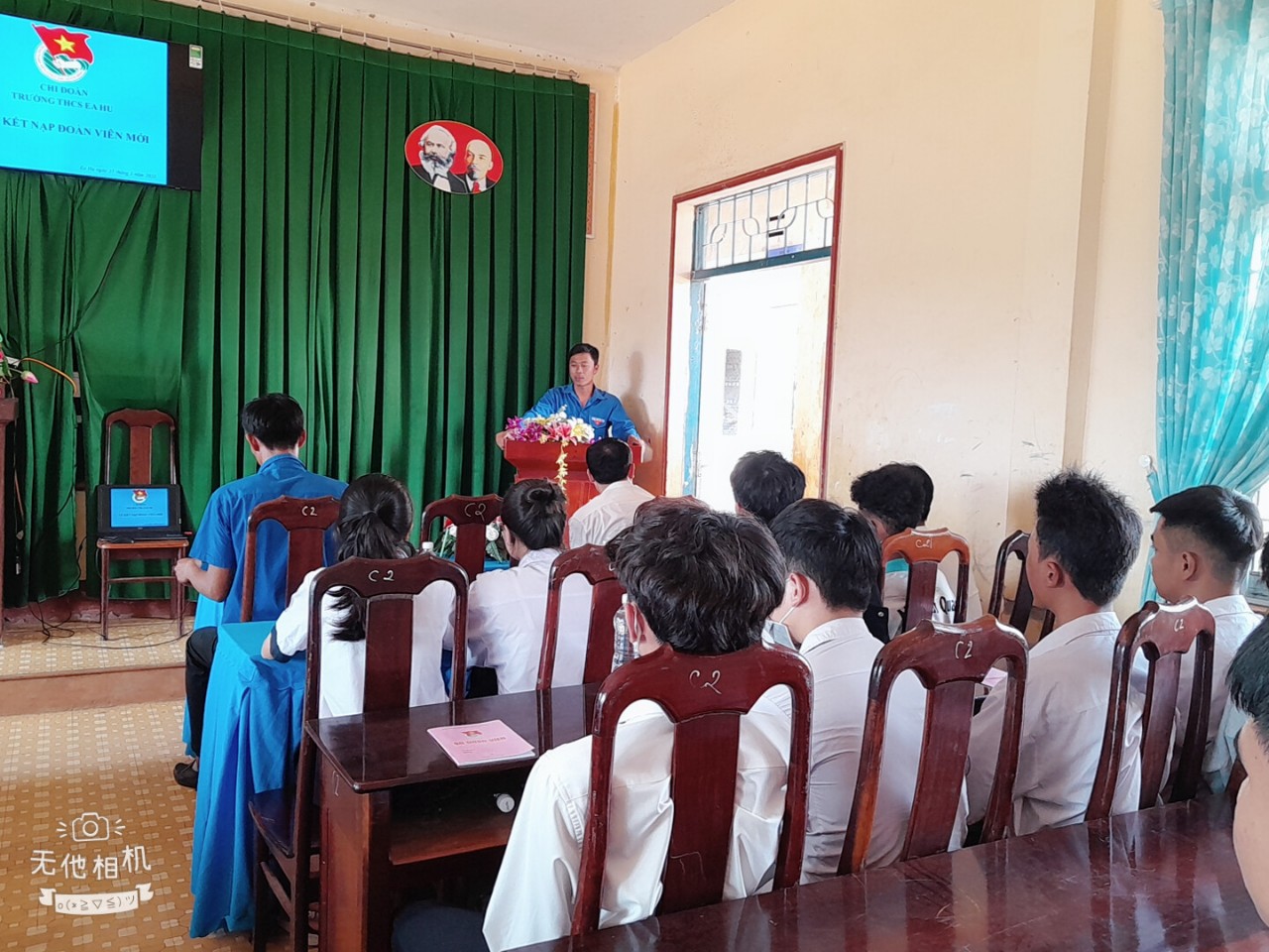 Thi đua lập nhiều thành tích Chào mừng 92 năm ngày thành lập Đoàn TNCS Hồ Chí Minh Đoàn – Đội Trường THCS Ea Hu tổ chức kết nạp đoàn viên học sinh & sinh hoạt chủ điểm.
